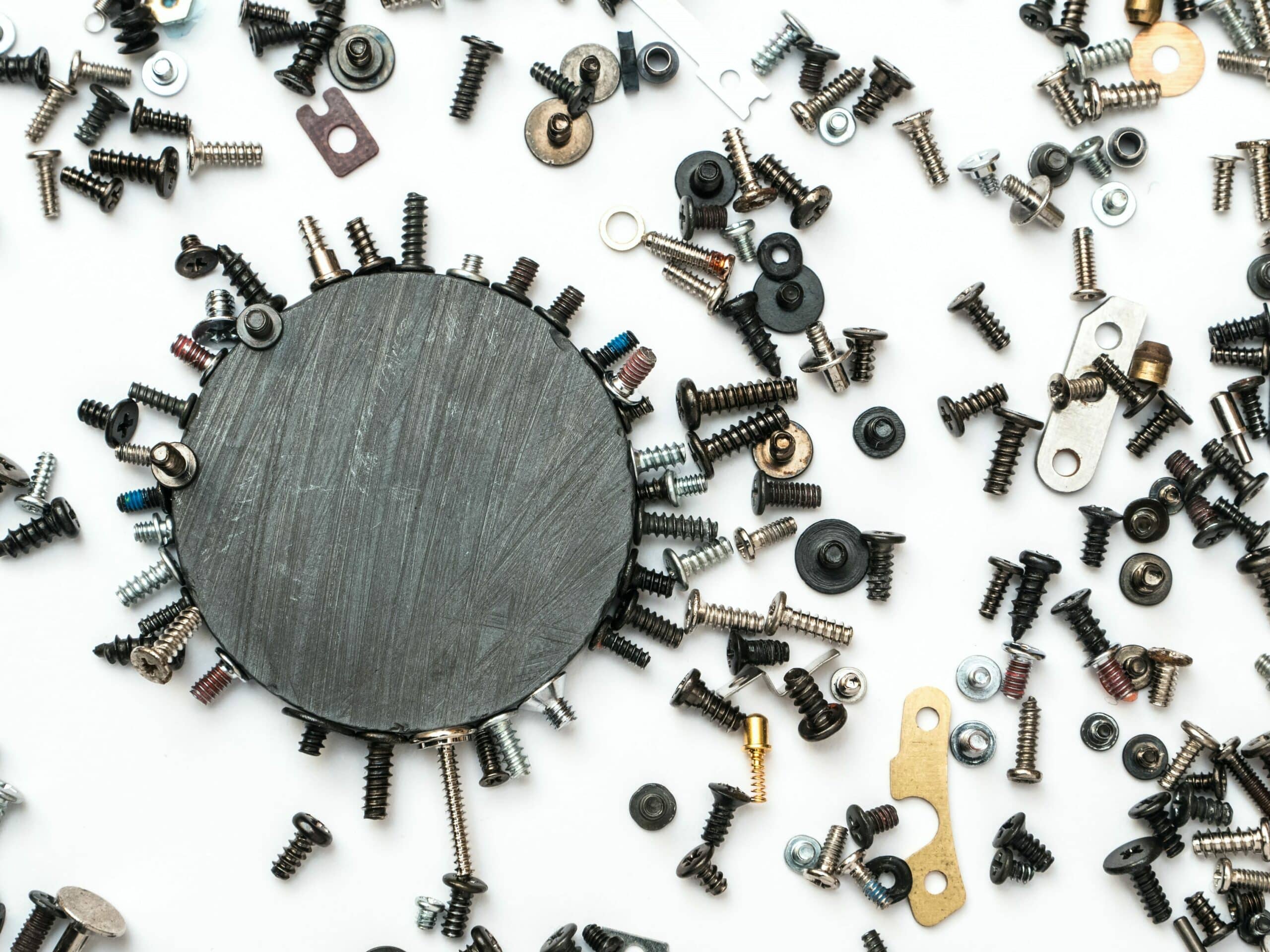 [](https://pub-aaa581b3199a4013b55db900a21532ea.r2.dev/wp-content/uploads/ozubnc-6e2s-e1684360909227.jpg)
Effiziente Hardware-Rollouts: Wie CEOs kleiner Unternehmen den Prozess optimieren können