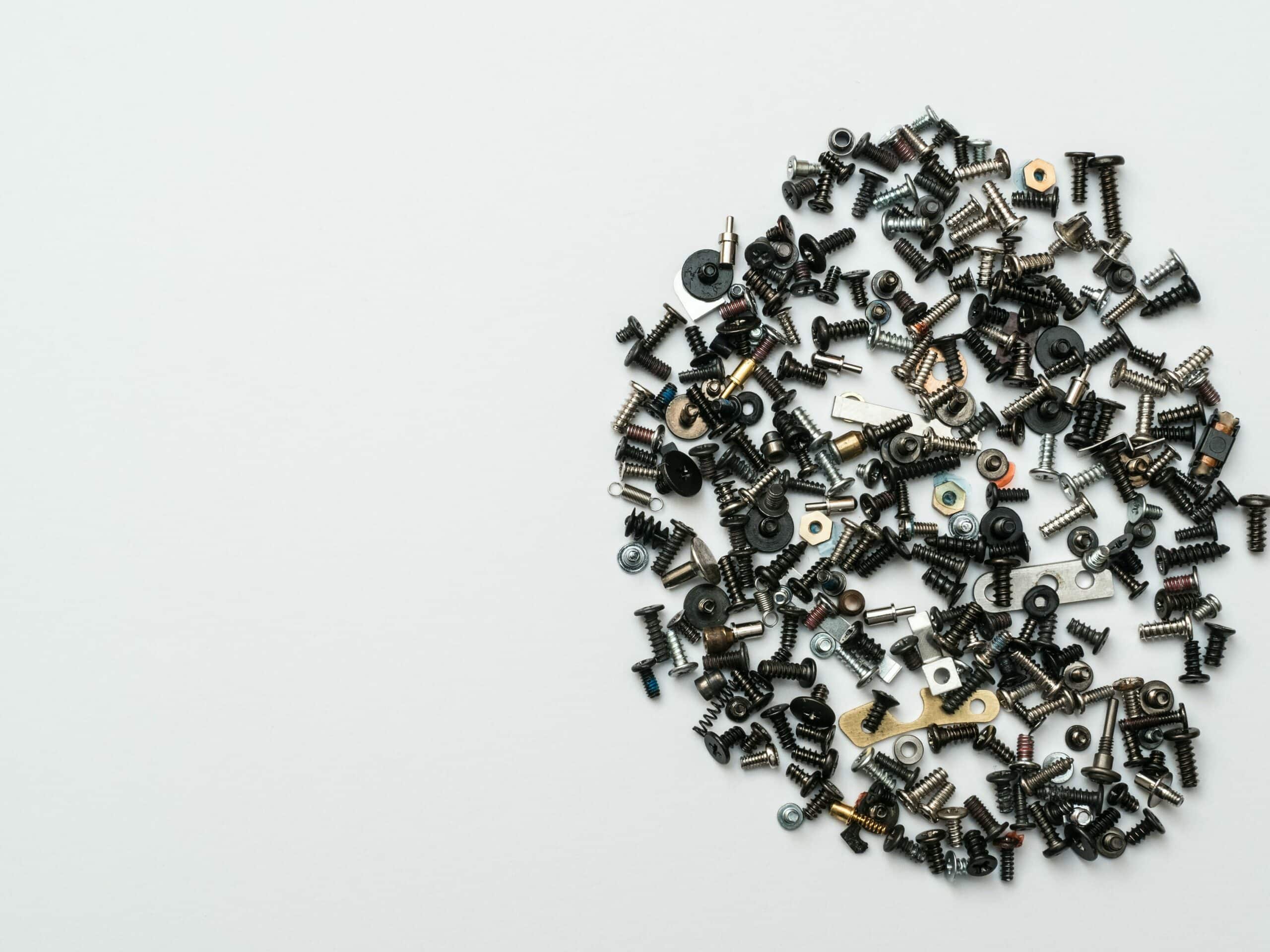 [](https://pub-aaa581b3199a4013b55db900a21532ea.r2.dev/wp-content/uploads/ozubnc-6e2s-e1684360909227.jpg)
Hardware-Rollout: Herausforderungen und Lösungen für CEOs kleiner Unternehmen