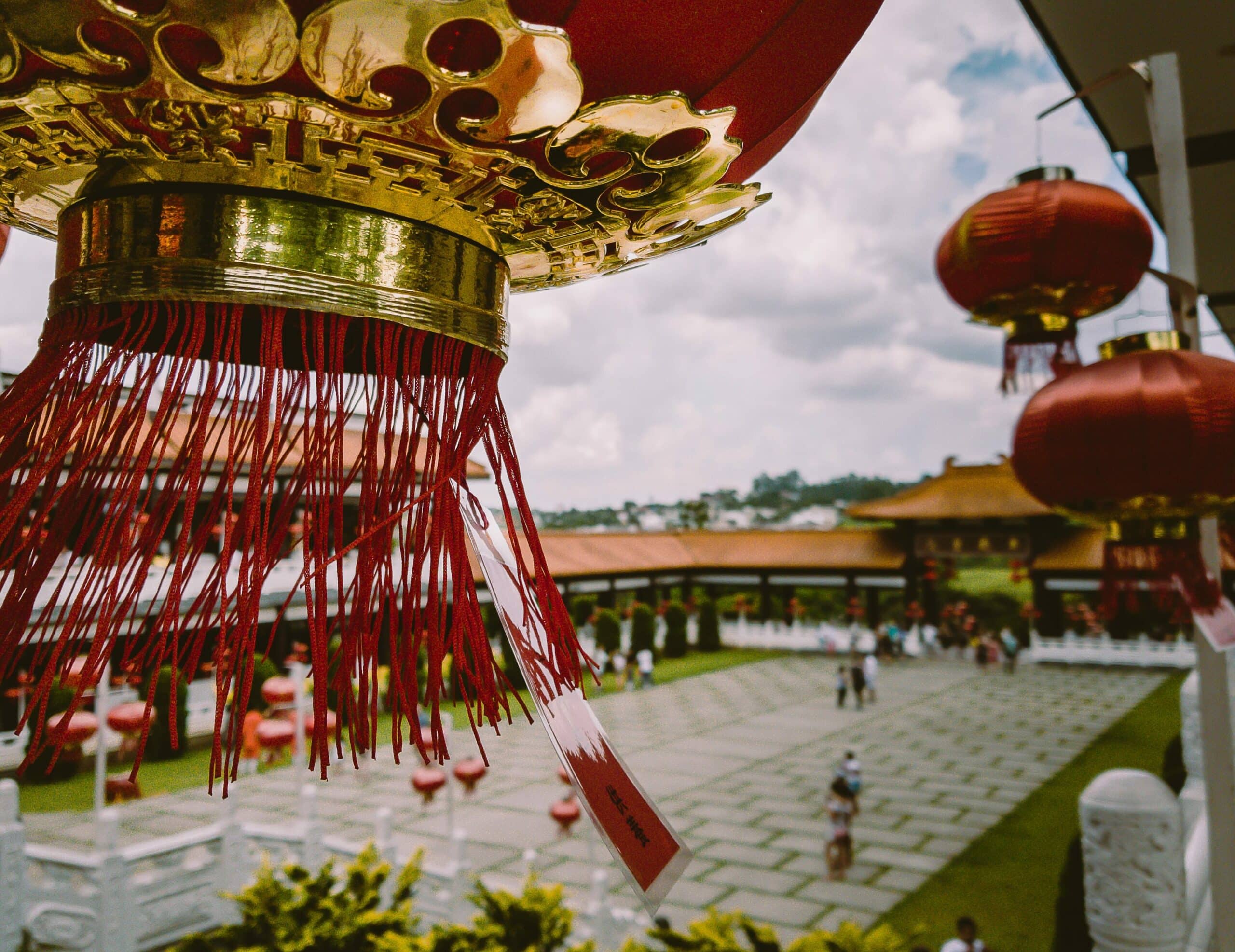 [](https://pub-aaa581b3199a4013b55db900a21532ea.r2.dev/wp-content/uploads/ozubnc-6e2s-e1684360909227.jpg)
Resilienz und Selbstführung: Wie Geschäftsführer ihre eigene mentale Stärke entwickeln können