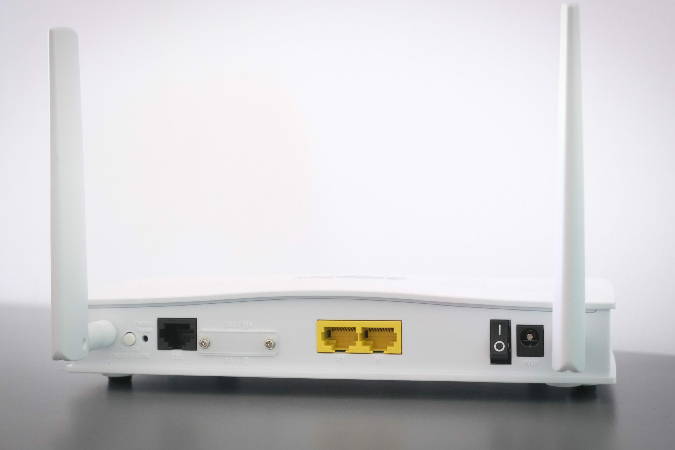 [](https://pub-aaa581b3199a4013b55db900a21532ea.r2.dev/wp-content/uploads/ozubnc-6e2s-e1684360909227.jpg)
Die wichtigsten Funktionen eines Routers: Ein Leitfaden für technikinteressierte IT-Entscheider.