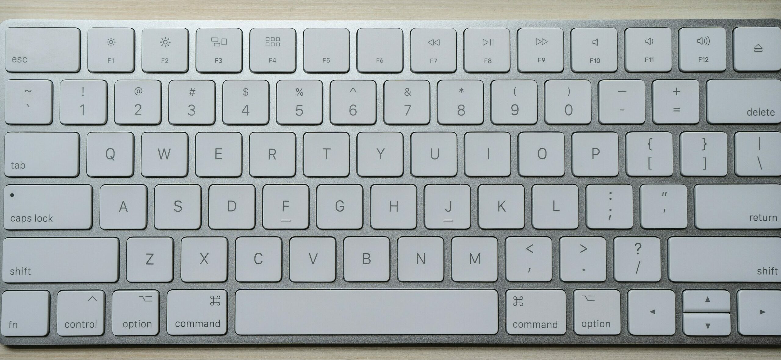 [](https://pub-aaa581b3199a4013b55db900a21532ea.r2.dev/wp-content/uploads/ozubnc-6e2s-e1684360909227.jpg)
Was ist eine Tastatur? Ein Leitfaden für technikinteressierte IT-Entscheider